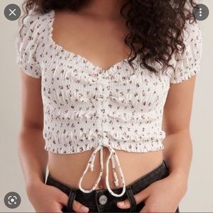 EUC Garage floral rouched crop tee. Never worn